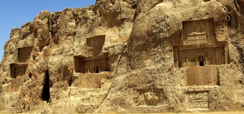 Naghshe Rostama grobnice, Iran - Odpelji.se