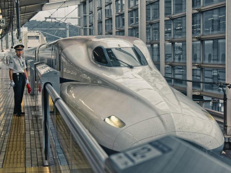 shinkansen hitri vlak